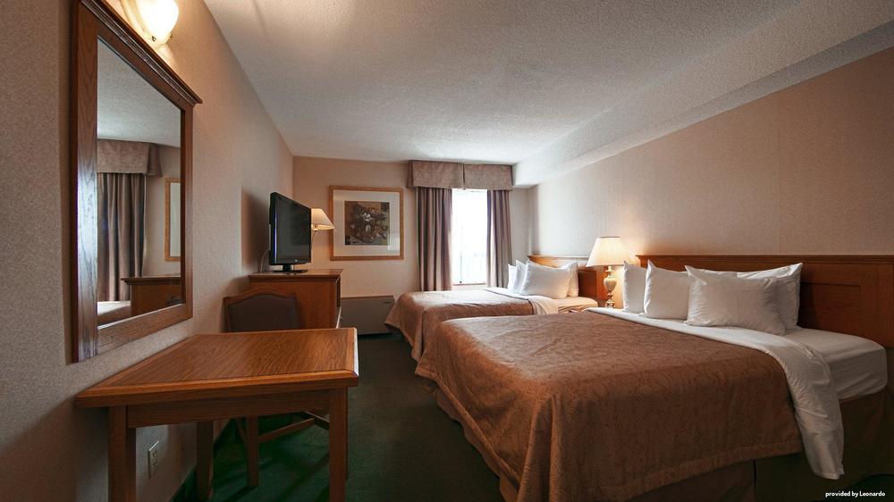 Days Inn By Wyndham Renfrew Conference Centre Extérieur photo